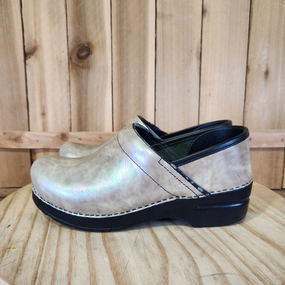 Dansko Clog Shoes Womens 7.5 38 Beige Iridescent Leather Slip On Comfort Work